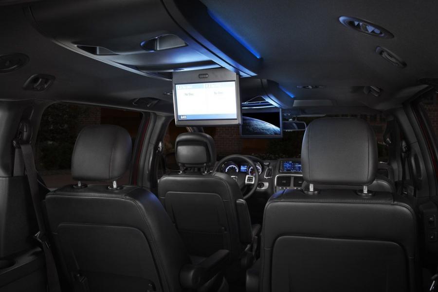  Dodge Grand Caravan 2013 года  (фото 3 из 7)